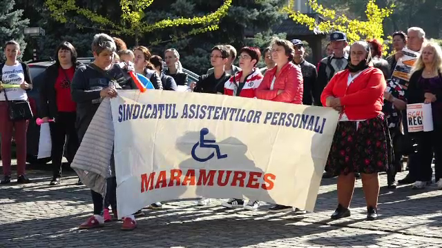 Sute de asistenţi maternali din Maramureş, supăraţi că primarii nu le-au majorat salariile