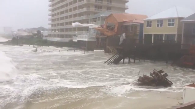 Uraganul ”Michael” lovește cu 250 km/ oră statul Florida. Ordin de evacuare pentru 370.000 de oameni