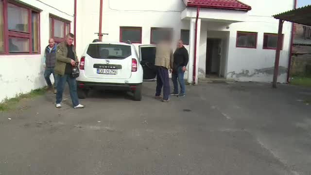 Bărbat acuzat că şi-a violat copilul făcut cu propria lui soră. "Dacă spuneai ceva, îţi dădea una în cap"