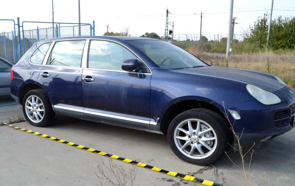 Un bărbat a venit să ridice un Porsche de la poliţie, după 2 ani. De ce a fost arestat