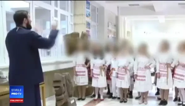 Imagini revoltătoare cu elevi postate de un arhidiacon, profesor la o școală. Explicația sa