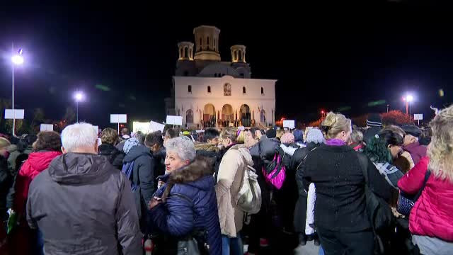 Cozi uriaşe la moaşte, în Iaşi. "Sfânta Parascheva şi Sfânta Ecaterina s-au întâlnit"