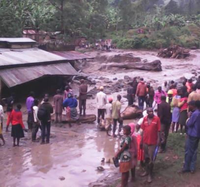 31 de morți, în urma unei alunecări de teren. Bilanțul ar putea crește