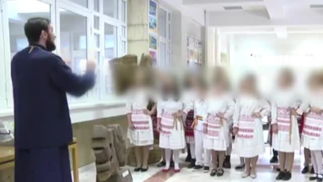 Ce a pățit preotul care a postat pe Facebook imagini revoltătoare cu elevi