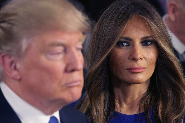 Răspunsul dat de Melania Trump atunci când un jurnalist o întreabă dacă își iubește soțul