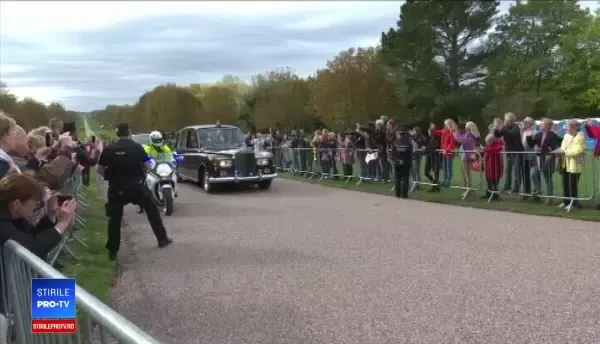 Prințesa Eugenie s-a căsătorit vineri, în prezența a 850 de invitați. E a 9-a în ordinea succesiunii. FOTO