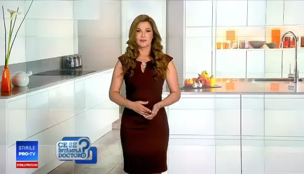 De ce simt adolescenţii nevoia de mâncare nesănătoasă. Legătura cu somnul şi telefoanele