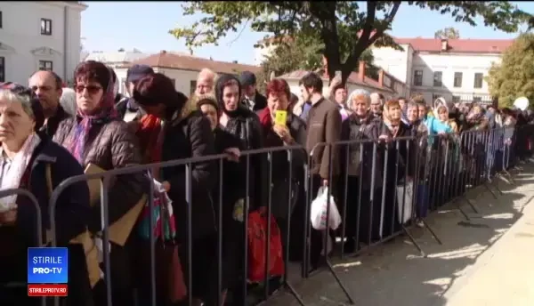 Părerea unui englez despre pelerinajul de la Sf. Parascheva. 40.000 de pelerini s-au închinat