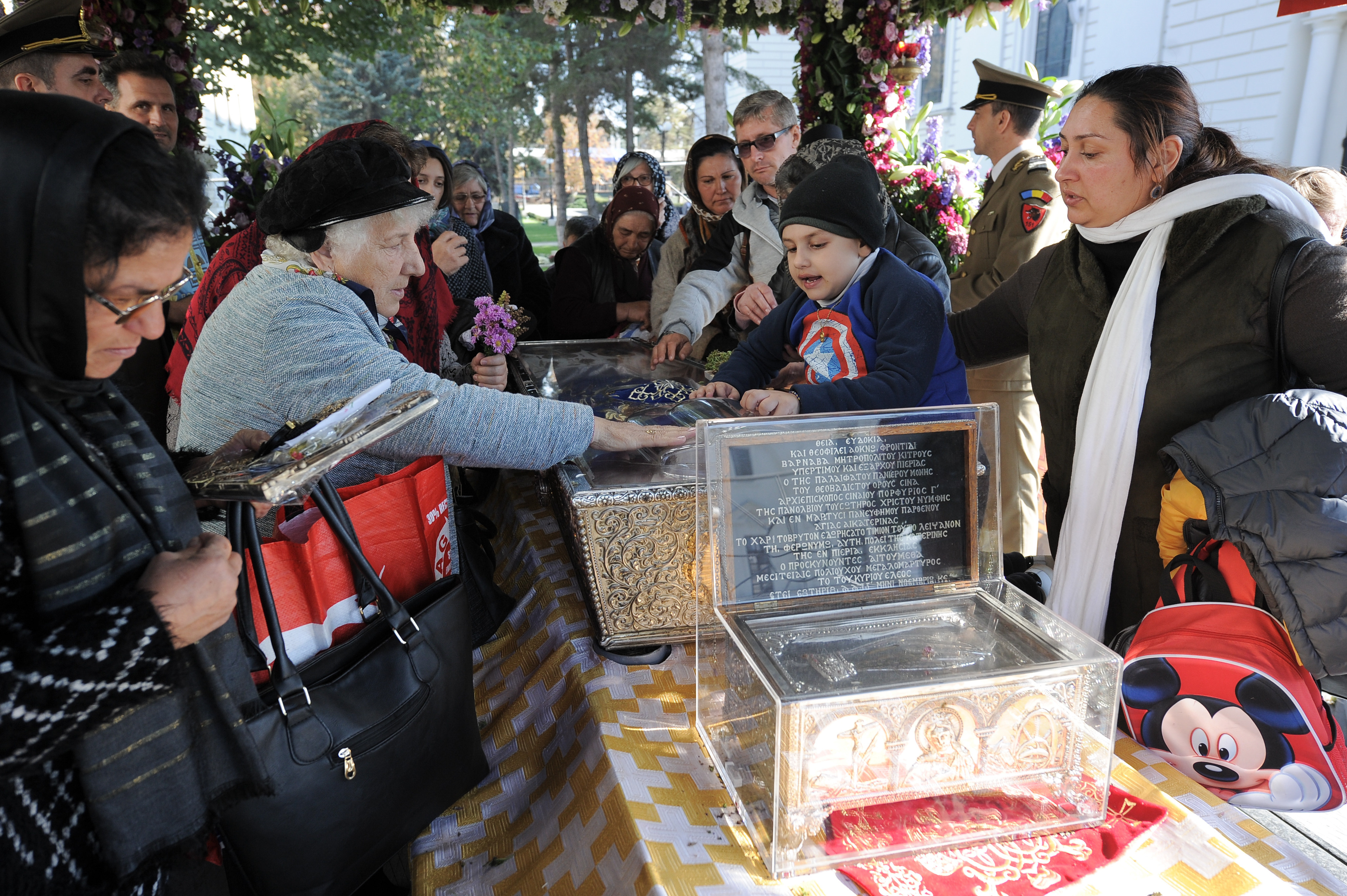 Tradiții și obiceiuri de Sfânta Parascheva. Ce nu ai voie să faci pe 14 octombrie