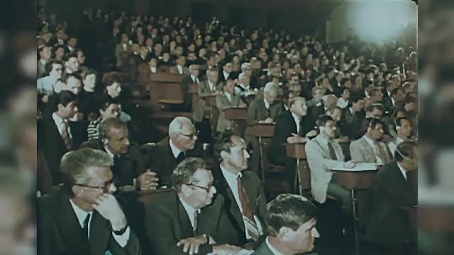 "100 de ani &icirc;n 100 de zile"