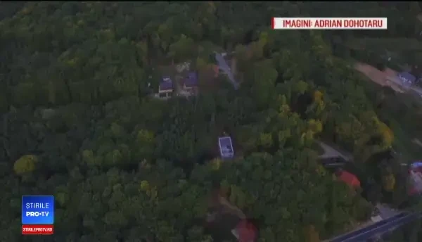 O pădure protejată a fost pusă la pământ pentru a construi un cartier de lux. Cine locuiește aici