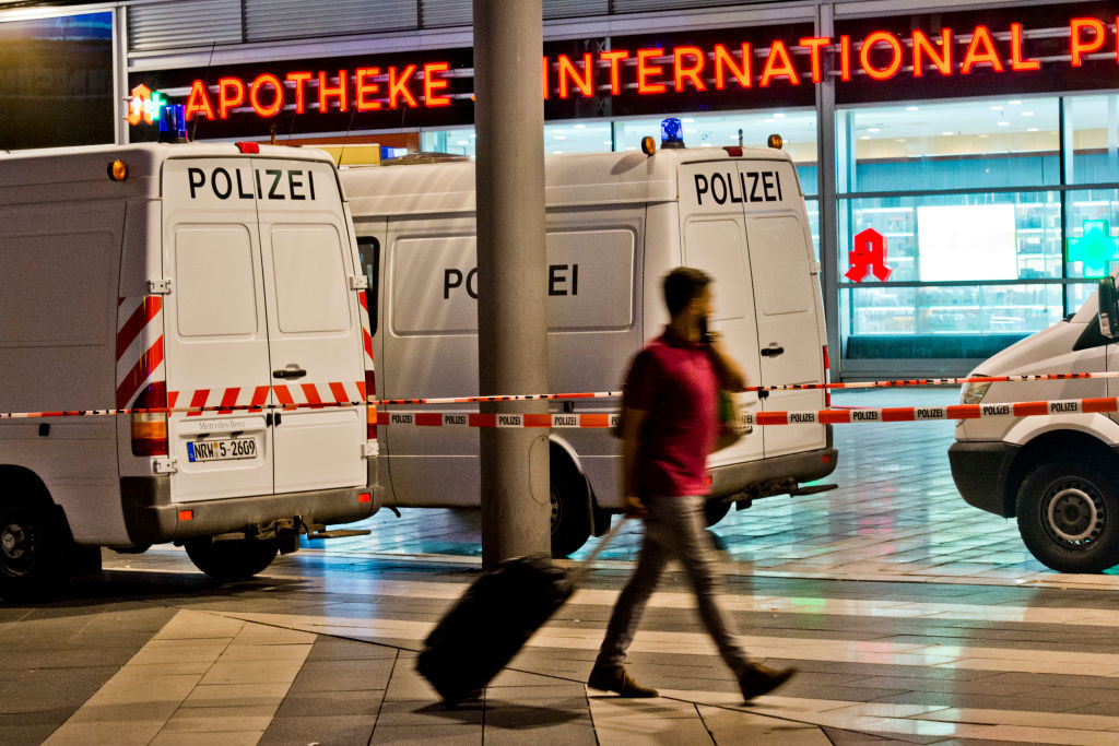 Alertă antiteroristă în Germania. Ce ar fi strigat suspectul în timpul atacului din Koln