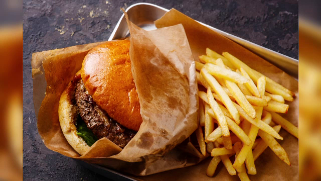 Românii mănâncă mult și prost. Greșelile făcute în privința alimentației