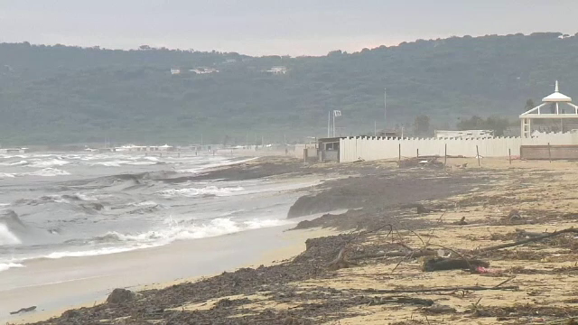 Plajele din faimoasa staţiune Saint-Tropez poluate cu țiței