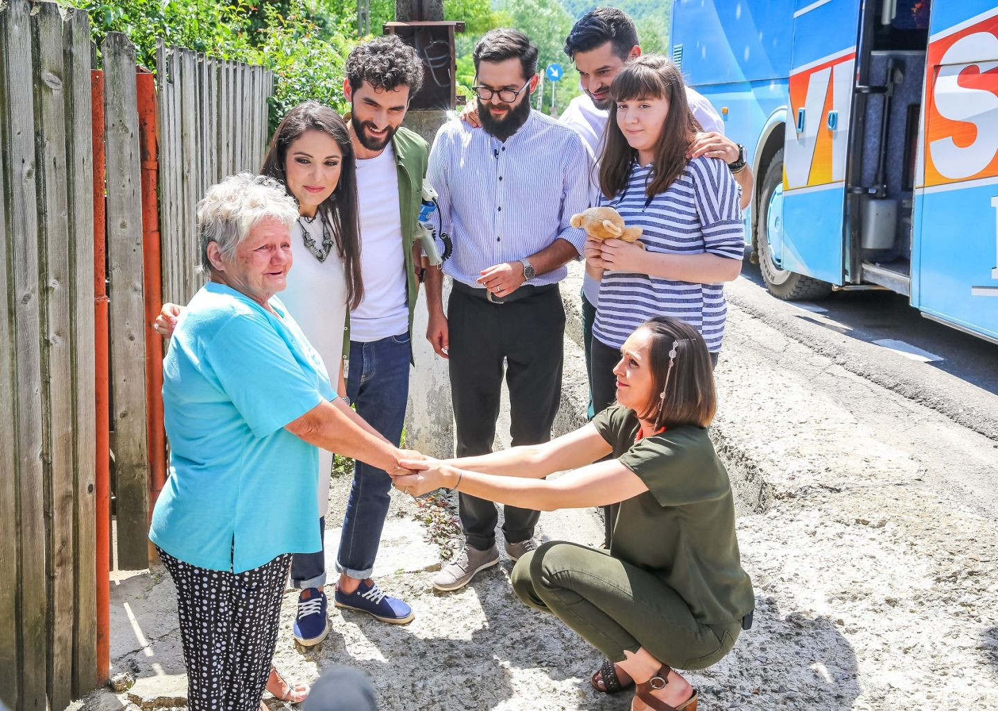 ”Visuri la cheie”. O fetiță și bunica ei, cu o poveste tragică de viață, au primit o casă construită de la zero