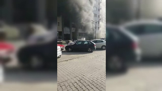 Incendiu în parcarea subterană a unui bloc din Cluj. Planul roşu, activat