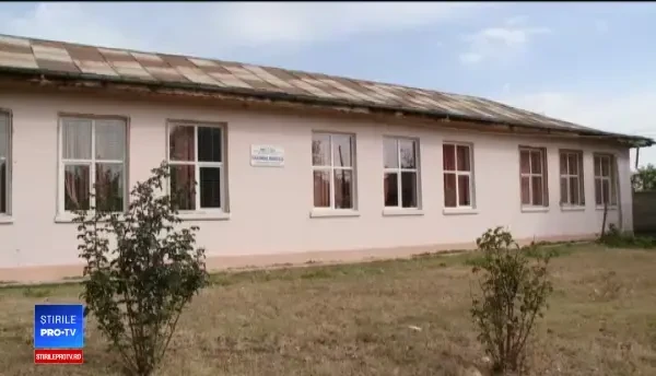 Elevii din mai multe județe au rămas fără corn și lapte. ”Stau flămânzi până seara”