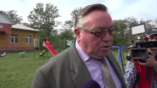 Un învățător din Botoșani este acuzat că a strâns de gât un elev de clasa I