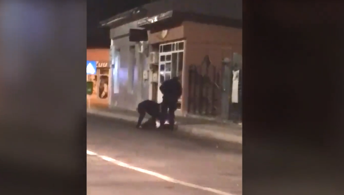 Un copil din Călărași a chemat jandarmii după ce a văzut un bărbat care amenința oamenii cu un cuțit