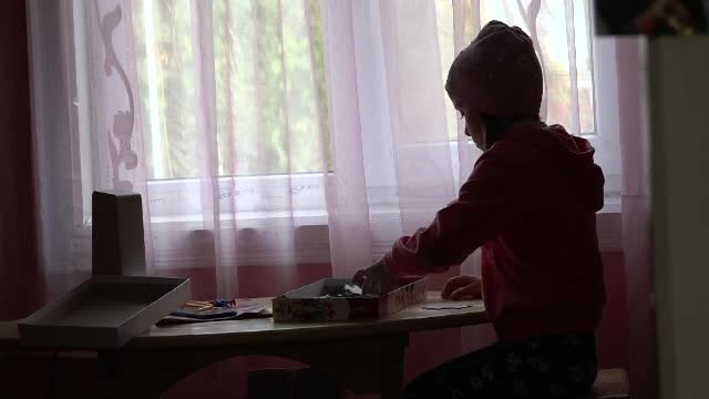 Viața unei fetițe de 8 ani, în pericol din cauza birocraţiei. "Mai are o şansă"