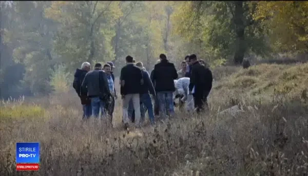 Crimă suspectă pe un câmp din Argeș. Văcar găsit mort și cu urme de violenţă pe corp