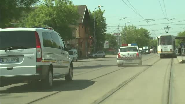 Polițiștii bucureșteni au deschis focul asupra unui șofer. Refuzase să coboare din mașină