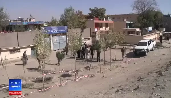 Atentat sinucigaș în Kabul, la o ceremonie de comemorare: 7 morţi şi zeci de răniţi