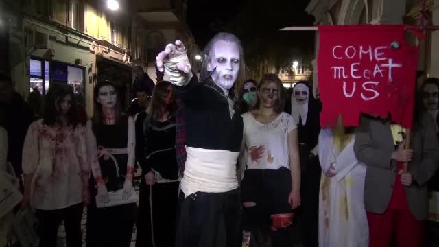 ”Monştri” pe străzile din Braşov. "Să declanşez iadul pe Pământ, atât vreau"