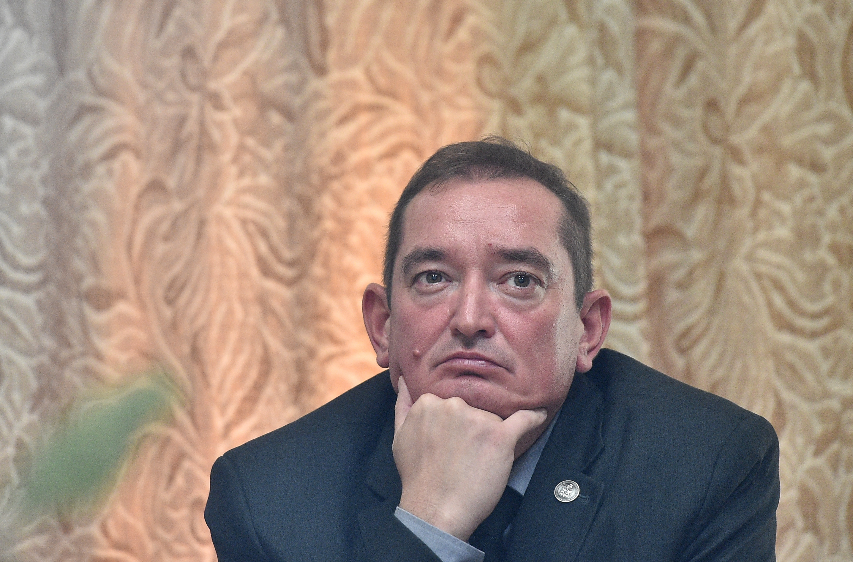 Carmen Dan vrea să-l facă general pe colonelul Paraschiv, ”dirijorul în alb” la protestele din 10 august