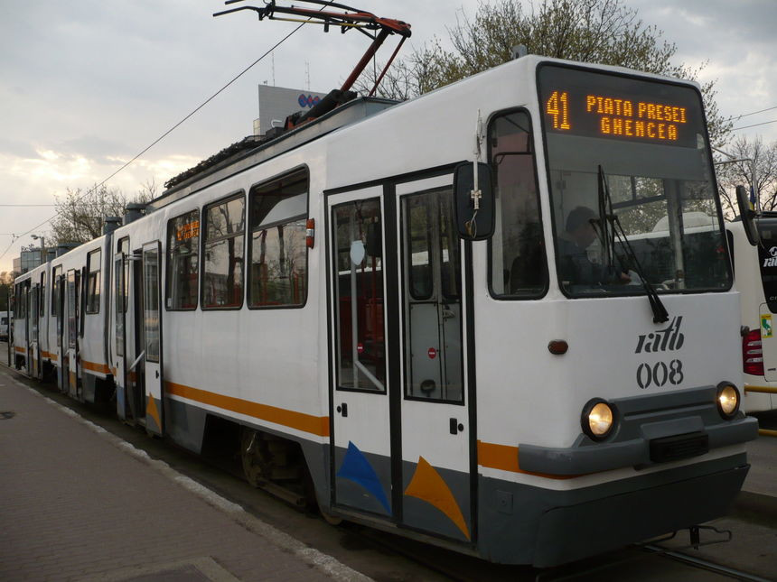 Paradă a tramvaielor de epocă în centrul Capitalei organizată de STB de Ziua Naţională