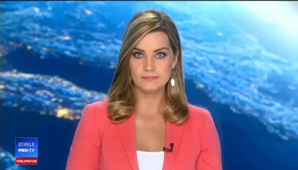 Şapte migranţi au fost descoperiţi de poliţiştii de frontieră din Arad, ascunşi intr-o maşina, în spatele unui perete fals