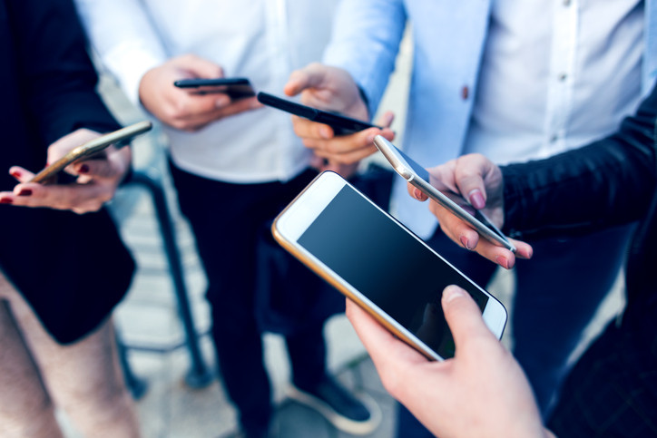 Metoda prin care aplicaţiile de mobil îi urmăresc pe utilizatori chiar şi după dezinstalare