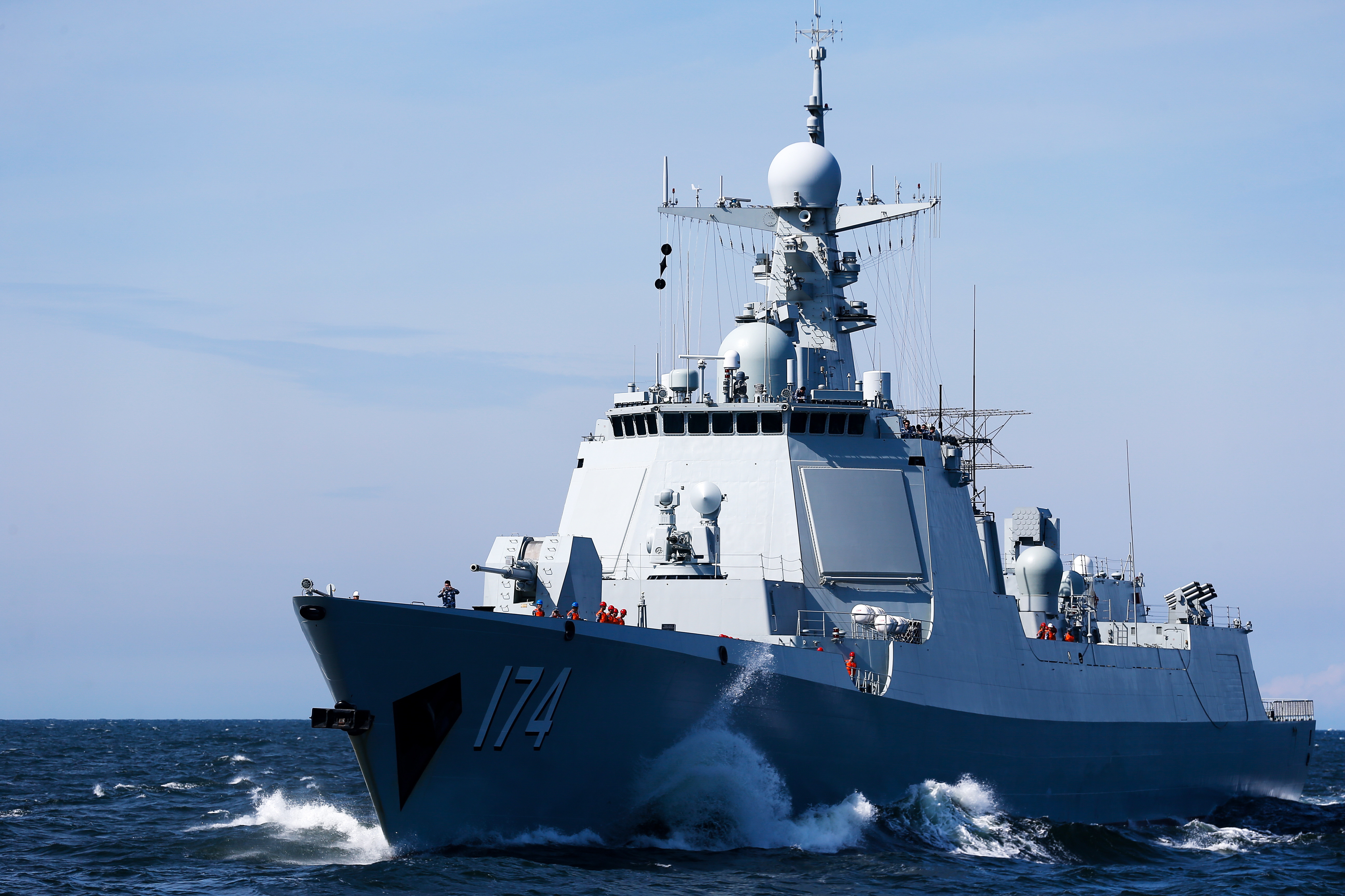 Două distrugătoare americane, urmărite de flota de război chineză. Ce misiune aveau