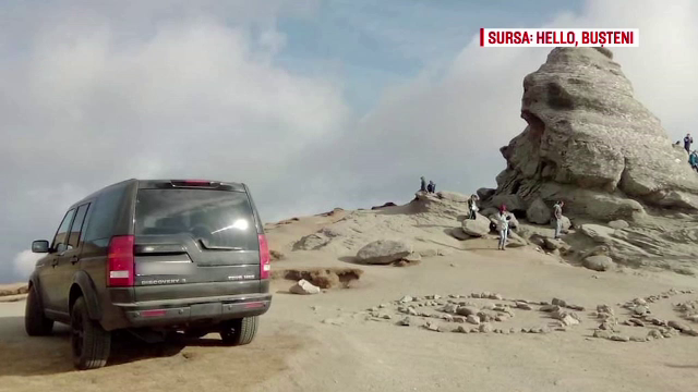 Apariţie revoltătoare lângă Sfinx, în Bucegi. Un şofer a urcat cu maşina până la monumentul protejat