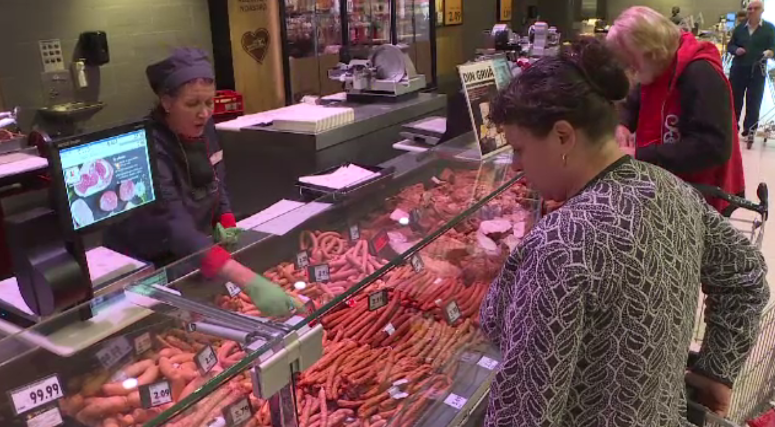 Importul de carne, conserve şi preparate din carne crește constant în România