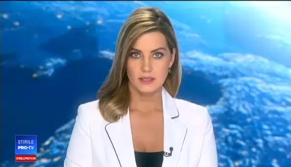 Apariţie revoltătoare lângă Sfinx, în Bucegi. Un şofer a urcat cu maşina până la monumentul protejat