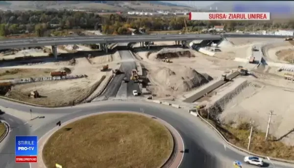 O nouă alunecare de teren pe autostrada care trebuia să fie gata acum doi ani