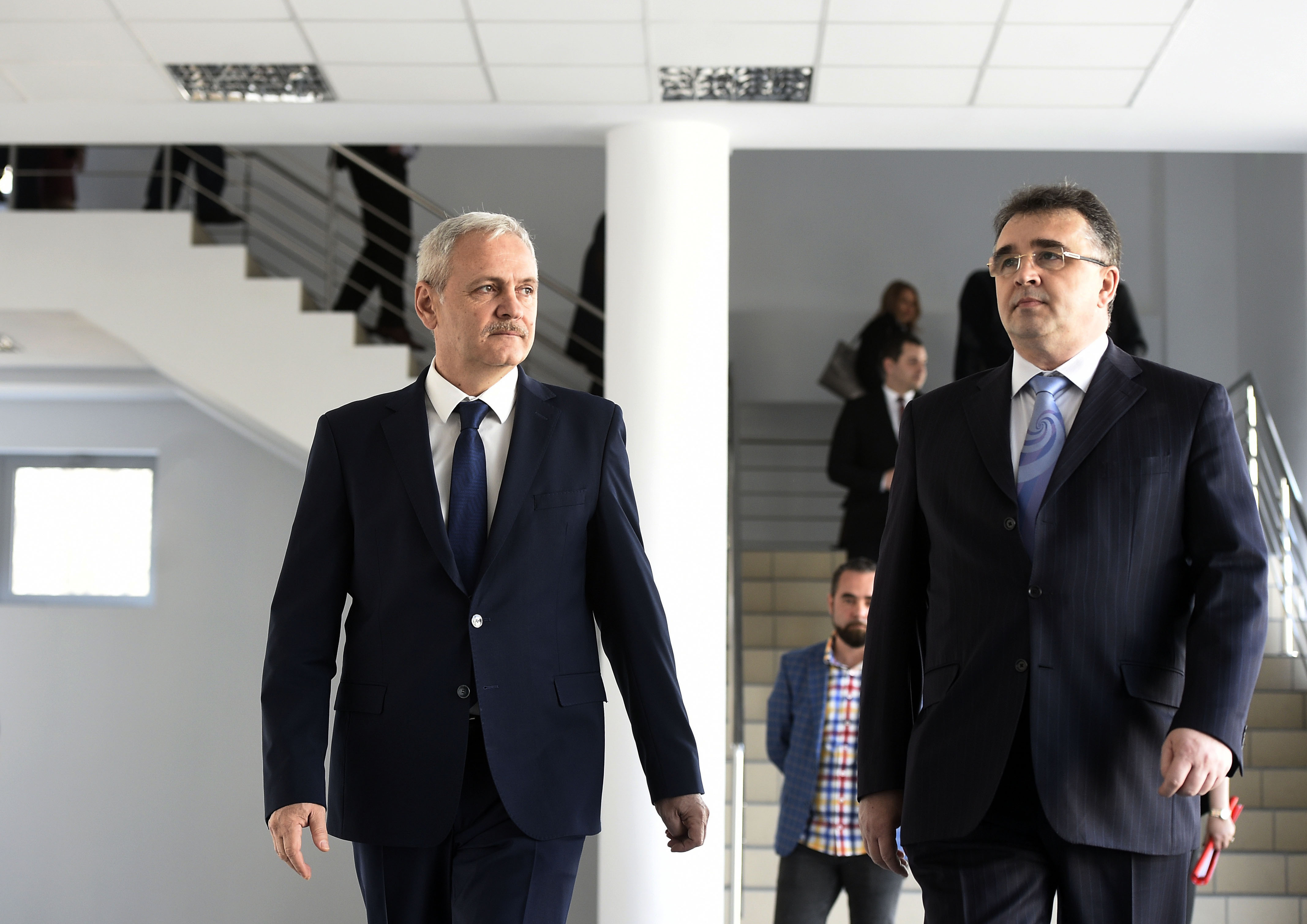 Consilierul care a distribuit trucajul cu Iohannis în uniformă de nazist a demisionat