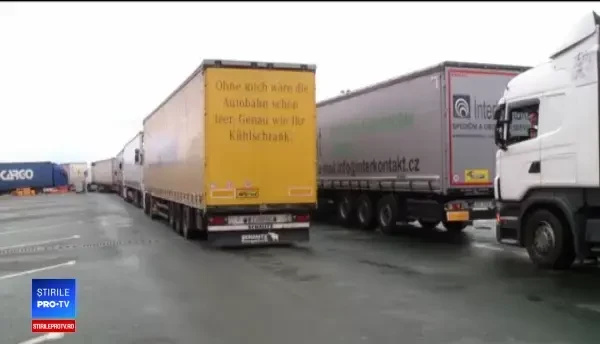 Cozi kilometrice în toate vămile din vestul ţării, la graniţa cu Ungaria. Restricţia impusă