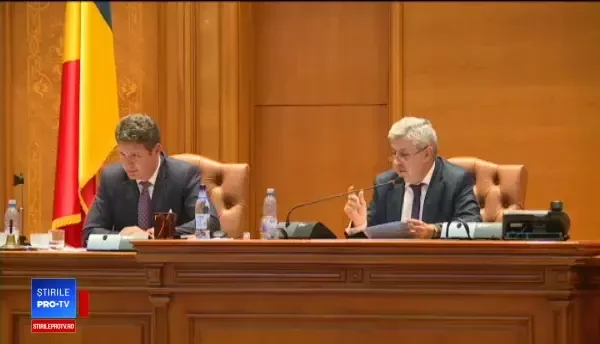 Huiduieli şi înjurături în Parlament. Conflict pe Legea combaterii spălării banilor