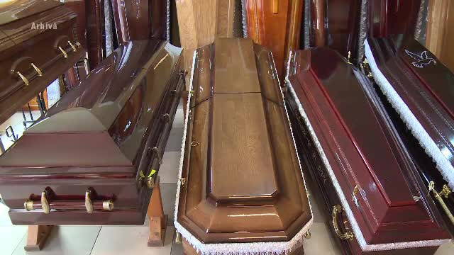 Ce s-a întâmplat după ce constănţenii s-au plâns că arhiepiscopia ar îmbălsăma morți în garaj