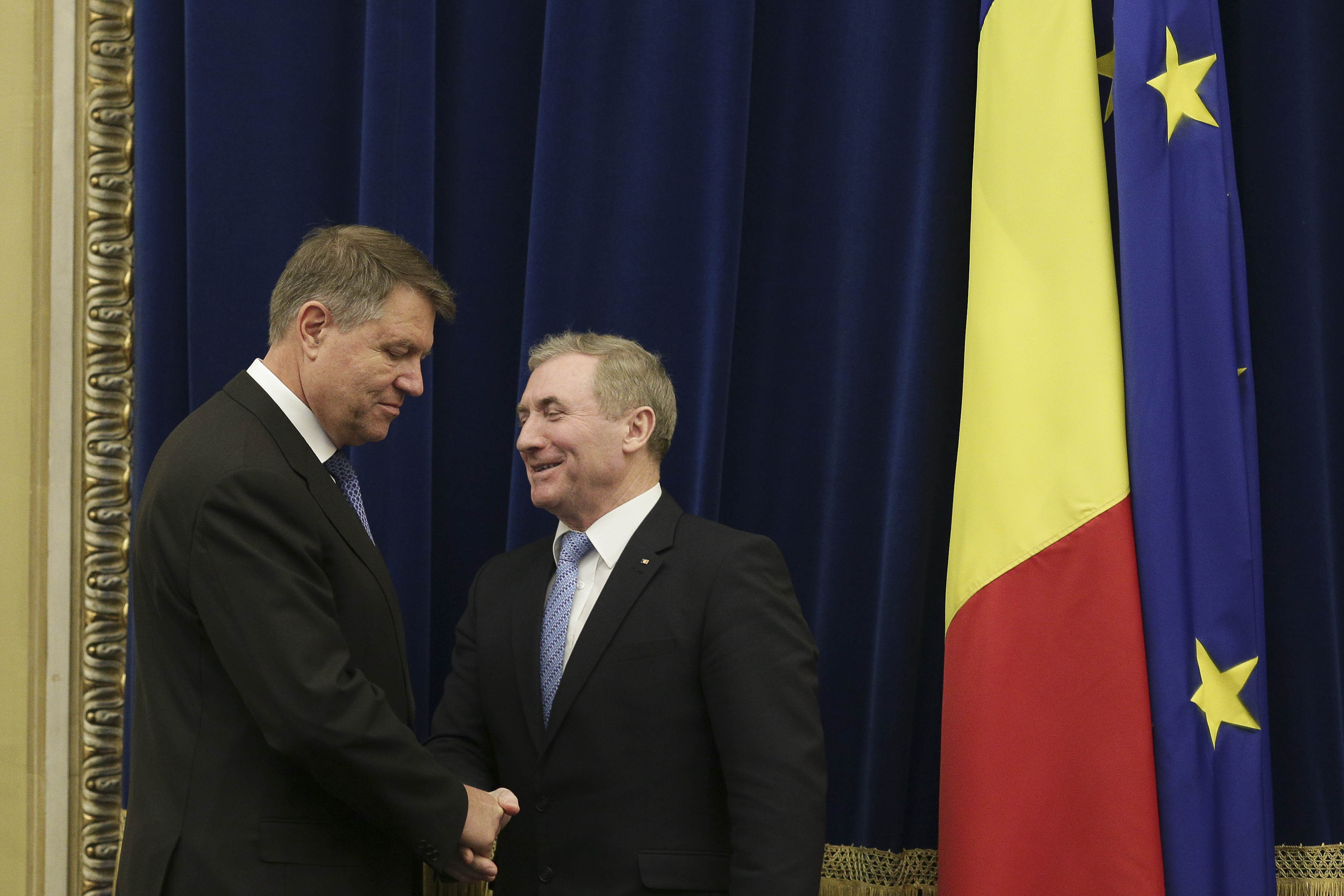 Iohannis, despre încercarea lui Tudorel de a-l revoca pe Lazăr: ”Este pe lângă lege”