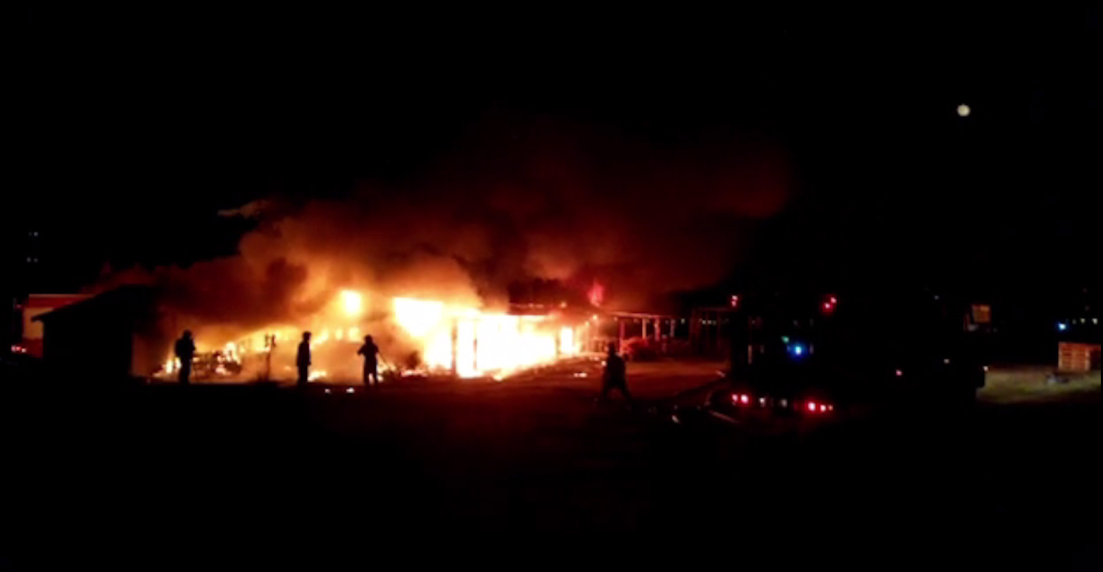 Întreaga gospodărie a unei familii, distrusă de un incendiu devastator