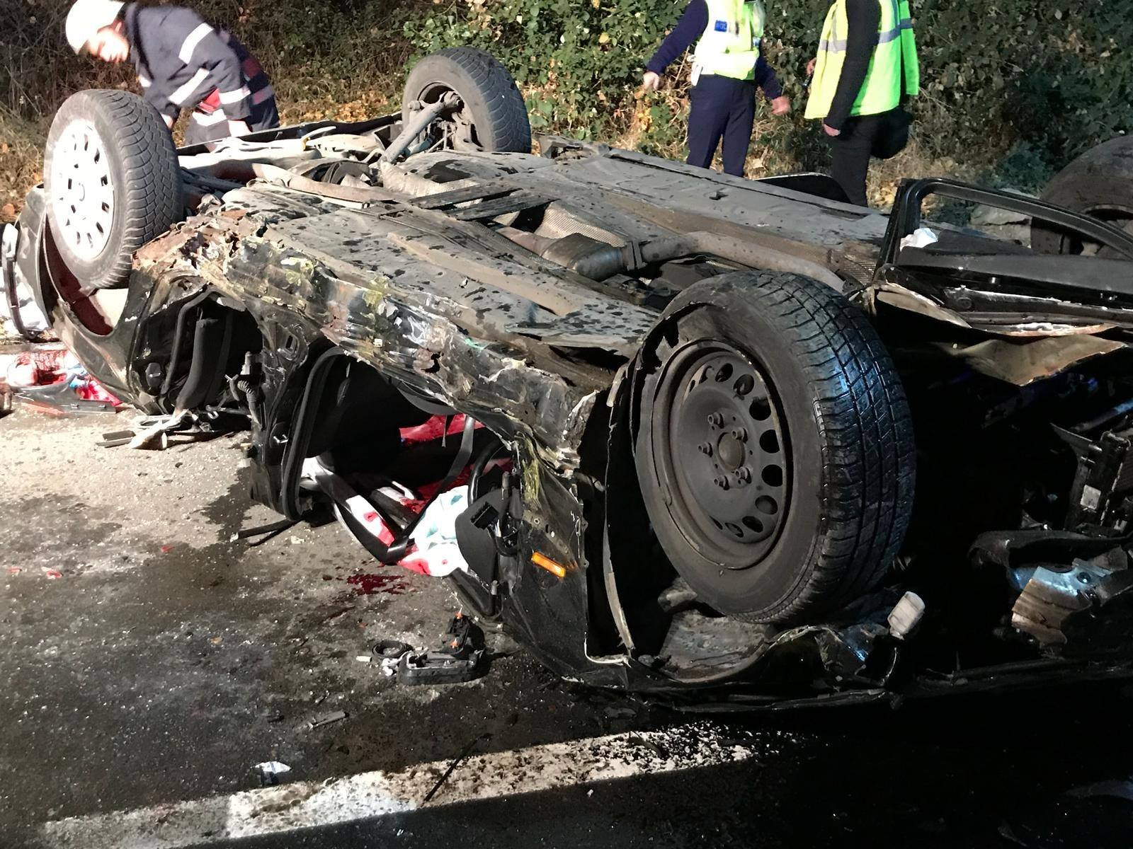 Accident groaznic în Arad. O mașină cu 4 tineri s-a prăbușit de pe un pod, iar 2 au murit