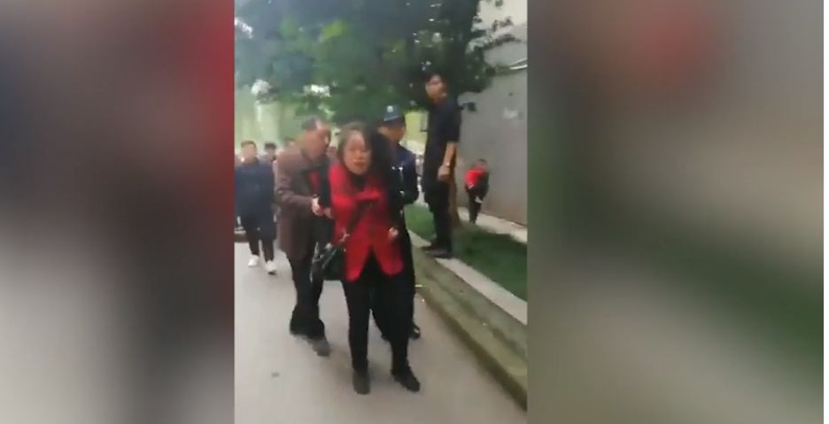 Atac cu cuțitul la o grădiniță. 14 copii au fost răniți de o femeie de 39 de ani