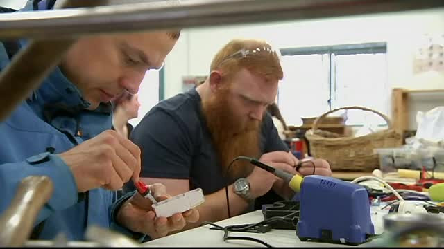 Ce este o "cafenea pentru reparații"