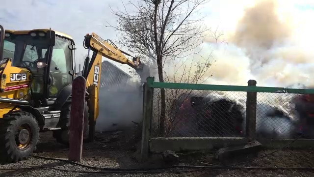 Tone de furaje, făcute scrum de un incendiu care ar fi fost pus intenționat