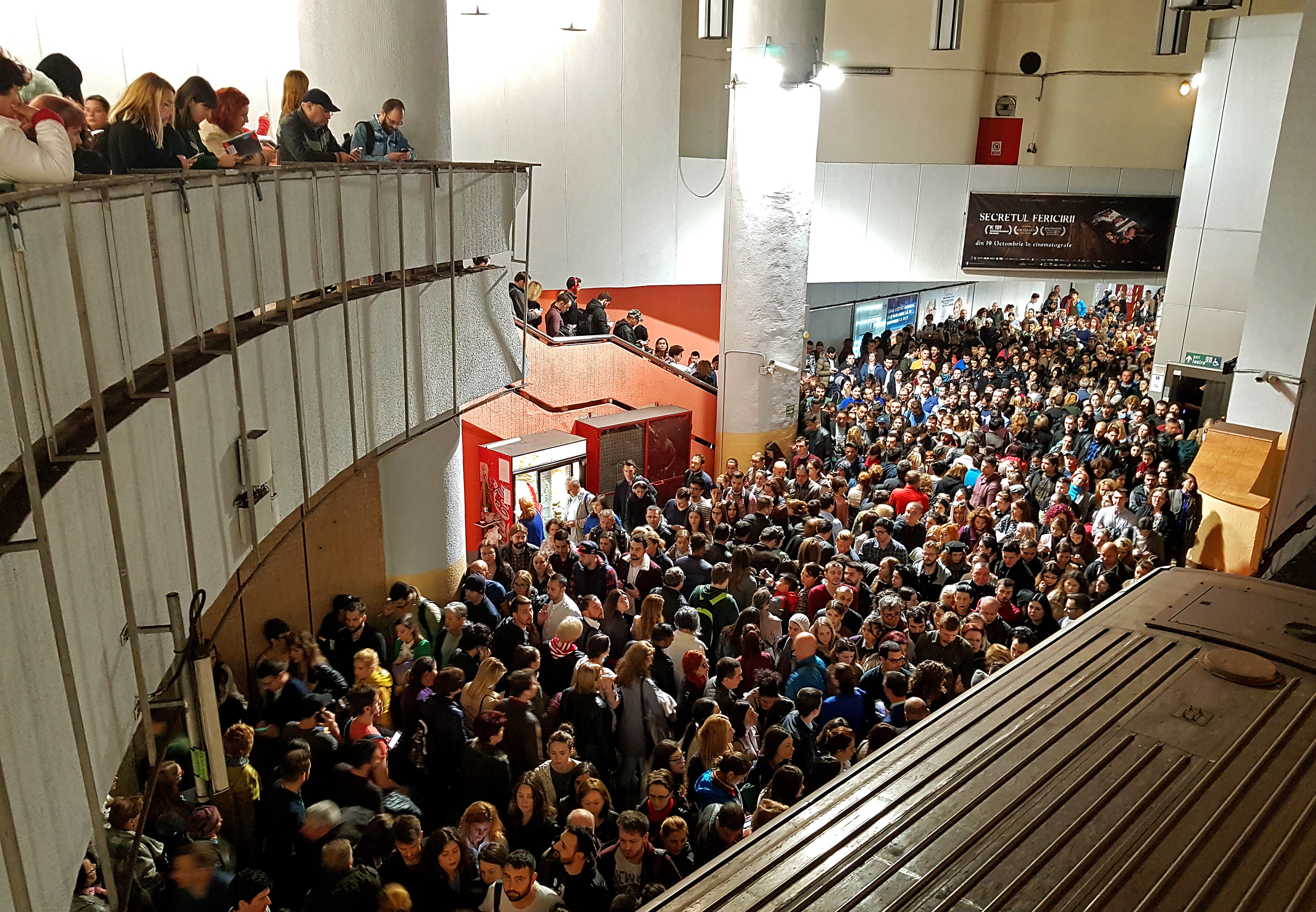 Metrouri oprite timp de 2 ore. Sindicaliștii au respins ultima ofertă salarială a Metrorex: ”Ne cerem scuze!”