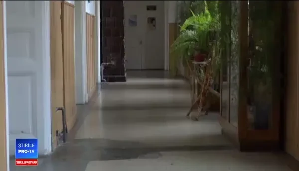 Un elev de 12 ani, dus la spital după ce a fost lovit de un coleg