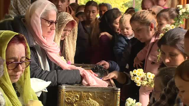 Pelerinaj de Sfântul Dumitru. Falși tămăduitori au ademenit credincioșii cu substanțe vindecătoare